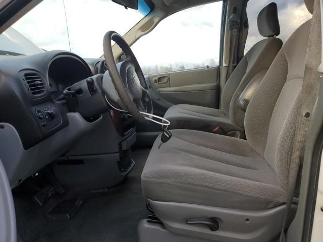 2006 Chrysler Town & Country LX