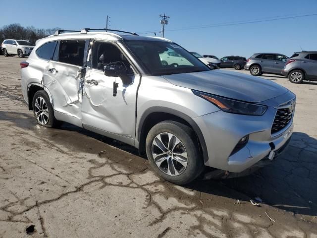 2022 Toyota Highlander Hybrid XLE