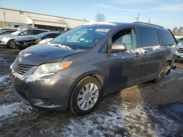 2016 Toyota Sienna LE