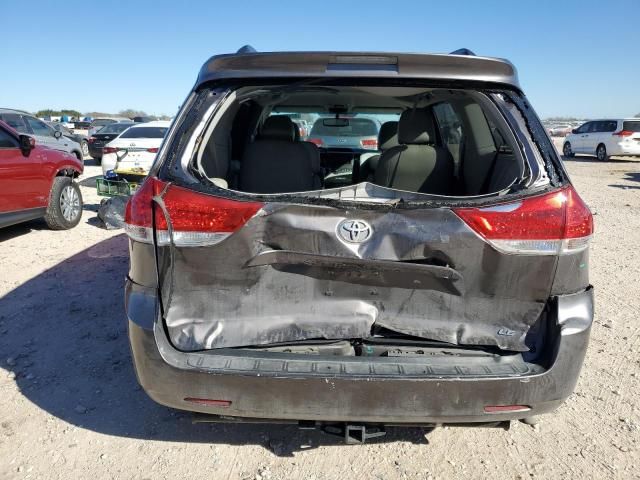 2013 Toyota Sienna LE