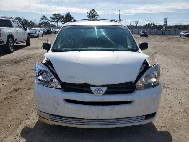 2004 Toyota Sienna CE