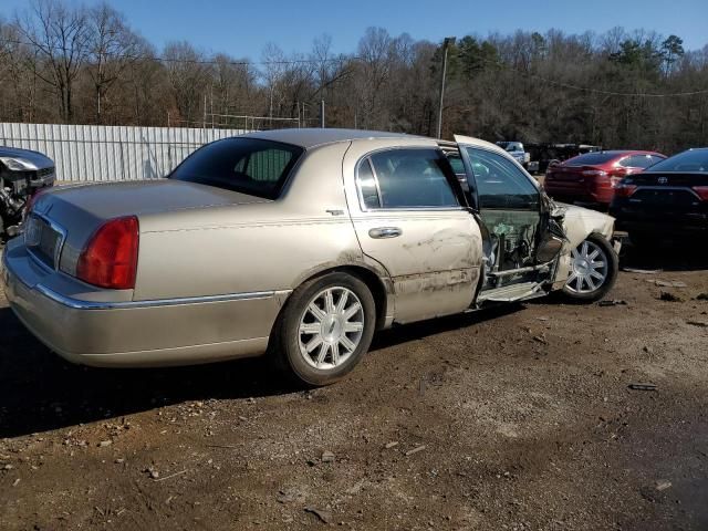 2011 Lincoln Town Car Signature Limited