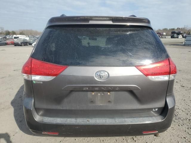 2013 Toyota Sienna LE