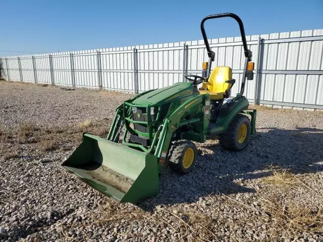 2019 John Deere 1025R