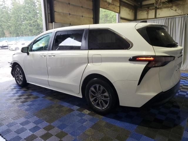 2023 Toyota Sienna LE