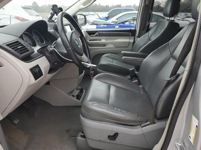 2010 Volkswagen Routan SE