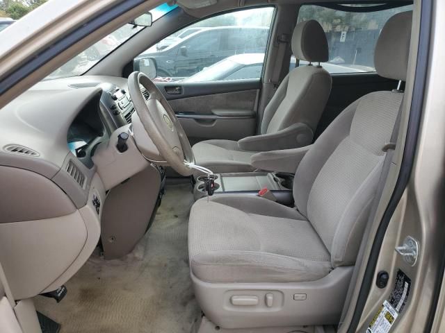 2009 Toyota Sienna CE