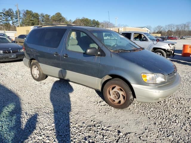 1998 Toyota Sienna LE