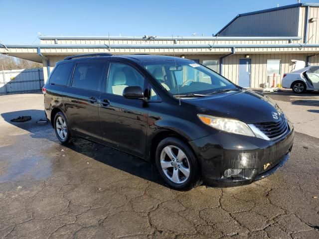 2013 Toyota Sienna LE