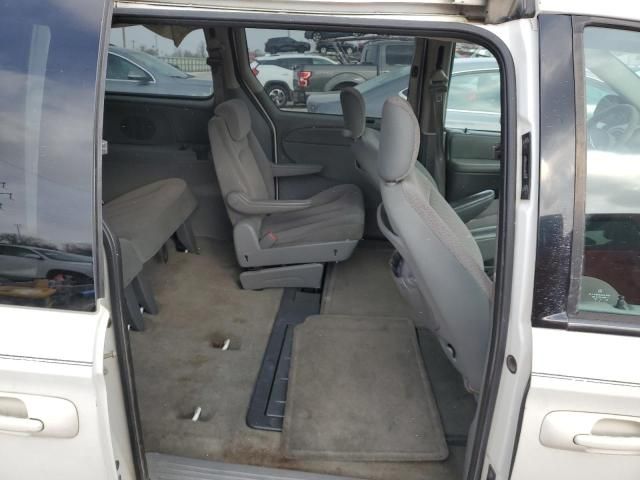 2006 Chrysler Town & Country LX