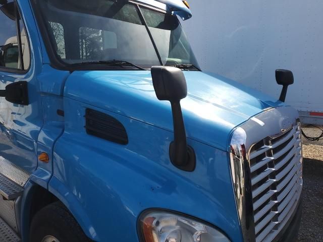 2015 Freightliner Cascadia 113