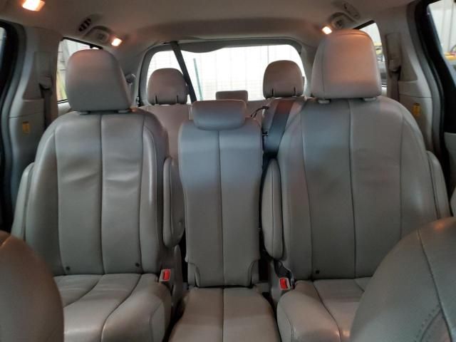 2013 Toyota Sienna XLE