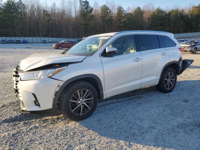 2017 Toyota Highlander SE