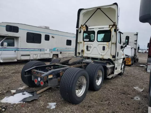 2017 Freightliner Cascadia 113