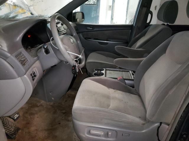 2009 Toyota Sienna CE