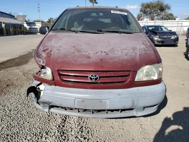 2001 Toyota Sienna LE