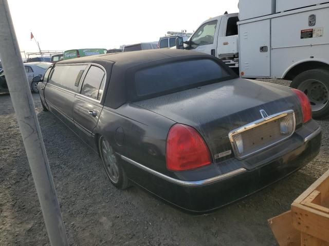 2005 Lincoln Town Car Executive