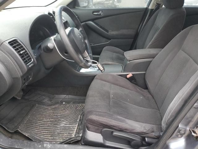 2010 Nissan Altima Base