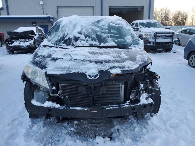 2015 Toyota Sienna XLE