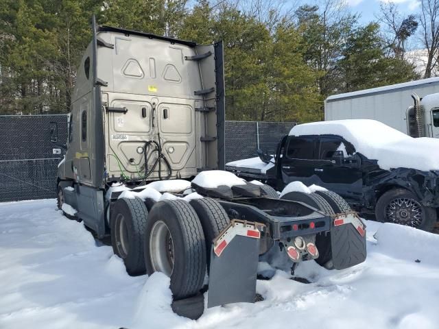 2020 Freightliner Cascadia 126