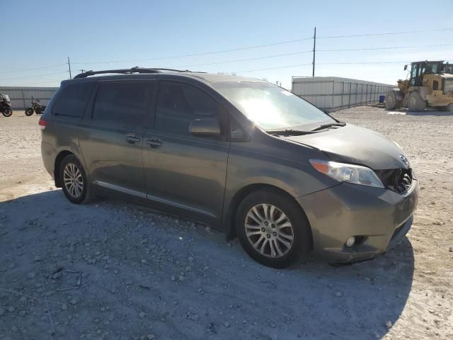 2013 Toyota Sienna XLE