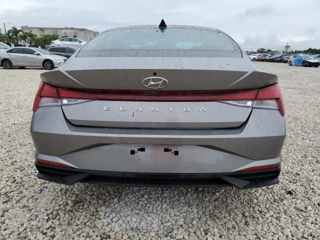 2023 Hyundai Elantra SE