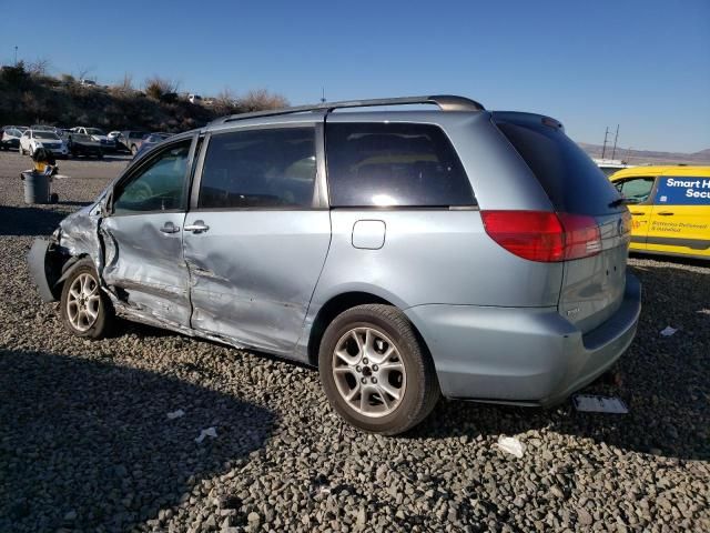 2004 Toyota Sienna LE