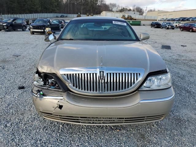 2004 Lincoln Town Car Executive