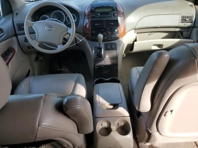 2005 Toyota Sienna XLE