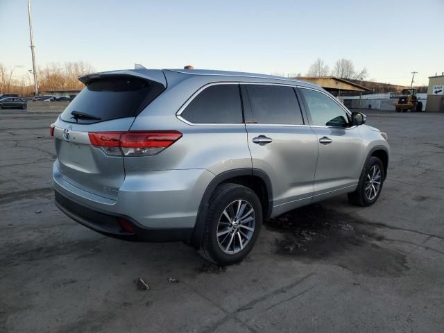 2017 Toyota Highlander SE