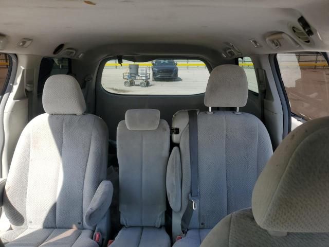 2011 Toyota Sienna LE