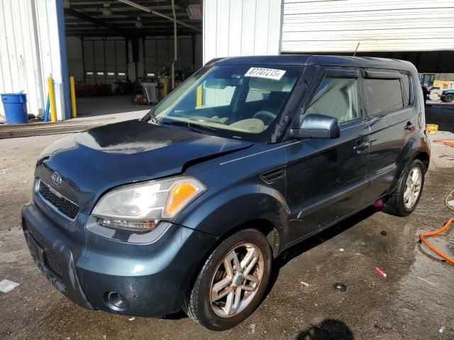 2011 KIA Soul +