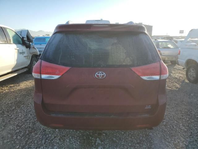 2011 Toyota Sienna LE