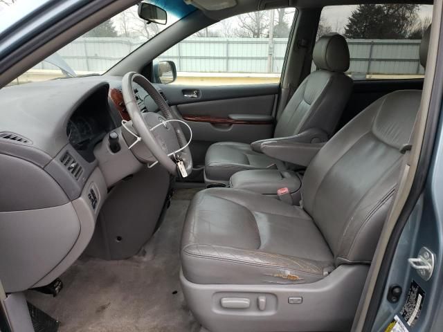 2005 Toyota Sienna XLE