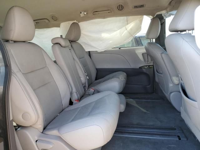 2015 Toyota Sienna XLE