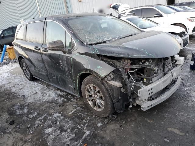 2021 Toyota Sienna LE