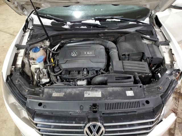 2014 Volkswagen Passat SE