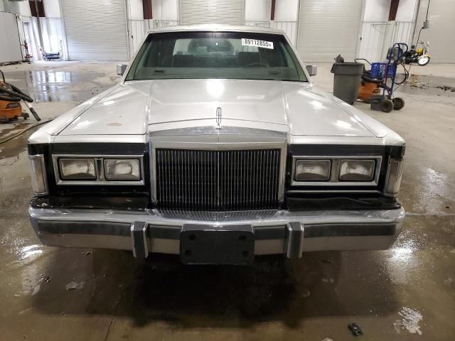 1988 Lincoln Town Car Signature