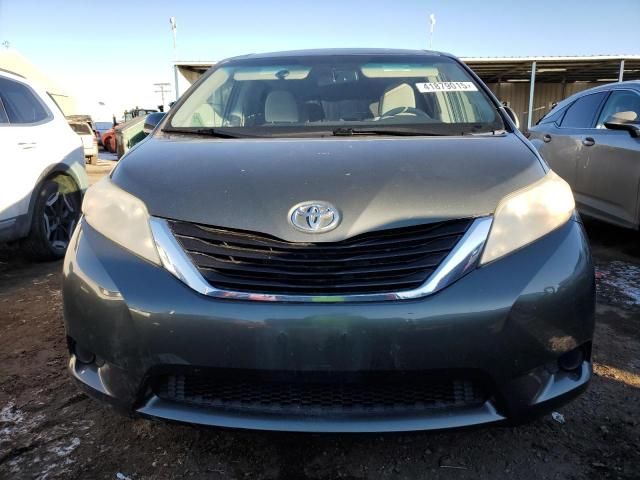 2014 Toyota Sienna LE