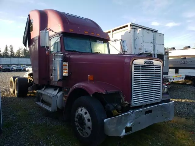 2000 Freightliner Conventional FLD120