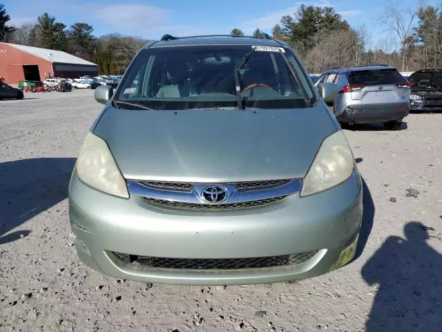 2006 Toyota Sienna XLE