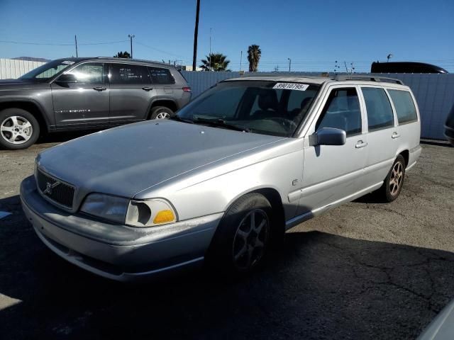 2000 Volvo V70 Base