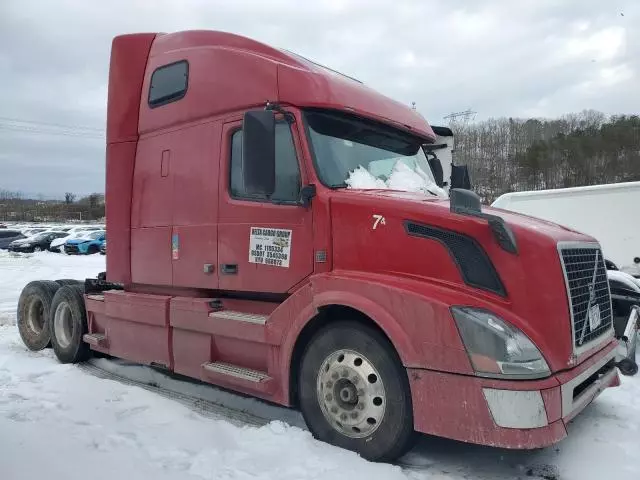 2013 Volvo VN VNL