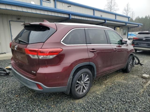 2017 Toyota Highlander SE