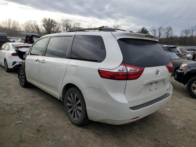 2018 Toyota Sienna XLE