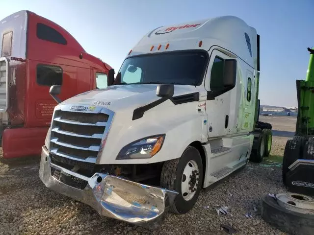 2019 Freightliner Cascadia 126