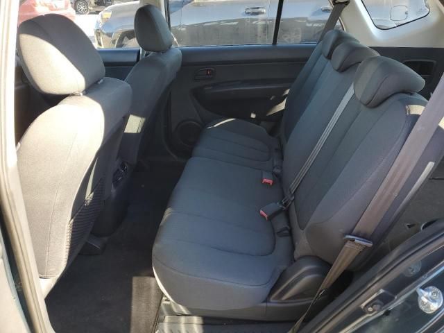 2009 KIA Rondo Base