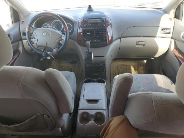 2005 Toyota Sienna XLE