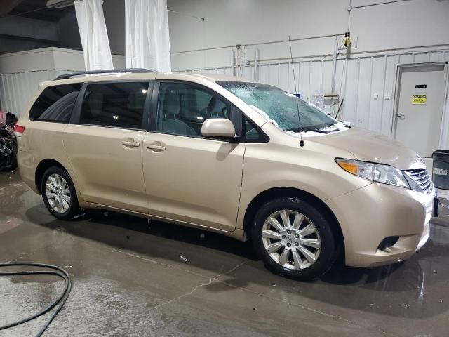 2011 Toyota Sienna LE