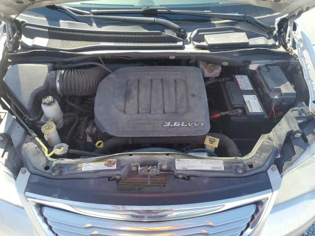 2012 Chrysler Town & Country Limited